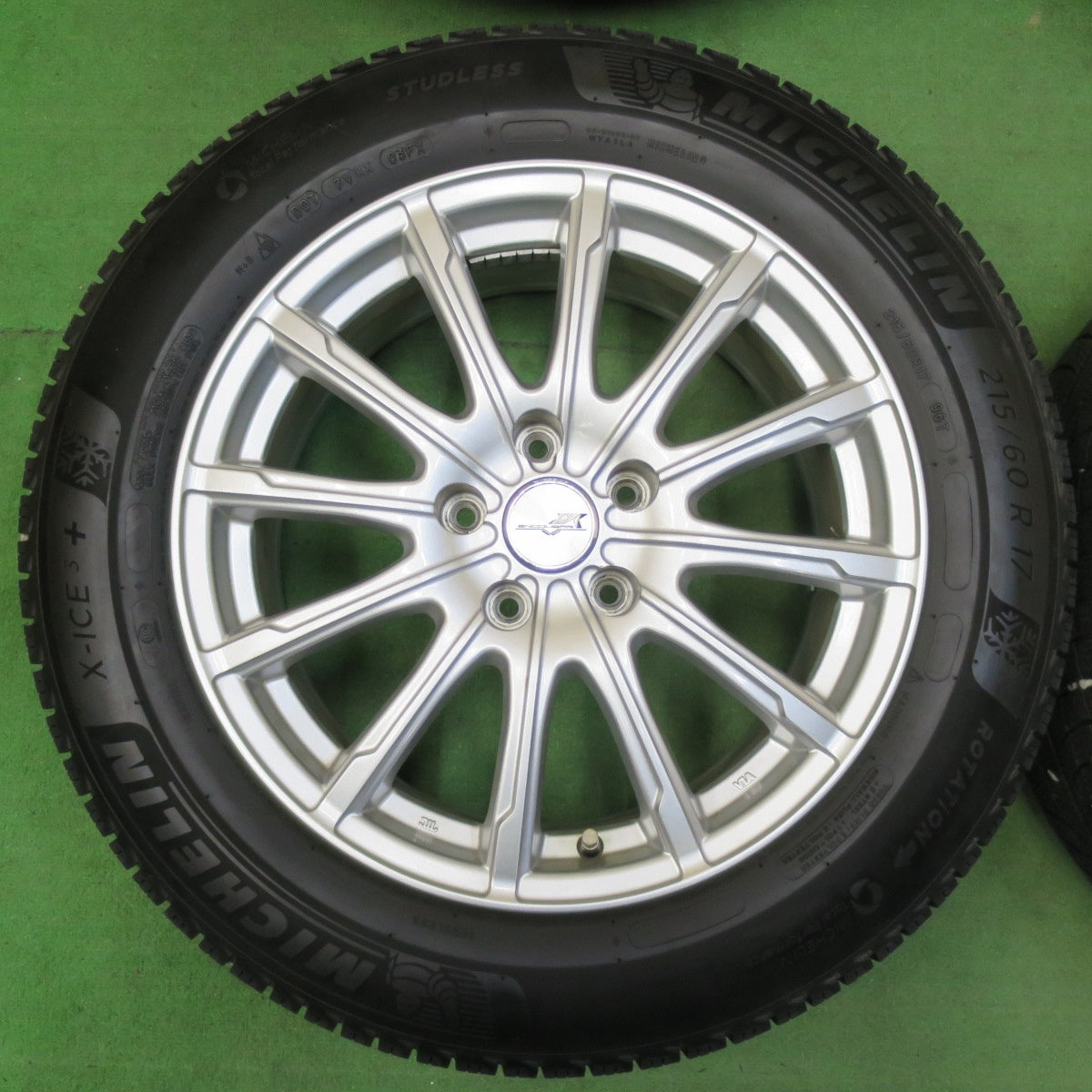 [送料無料] バリ溝！キレイ！9.5分以上★スタッドレス 215/60R17 ミシュラン X-ICE3+ ENCOUGAR エンクーガー 17インチ PCD114.3/5H★4113004イス