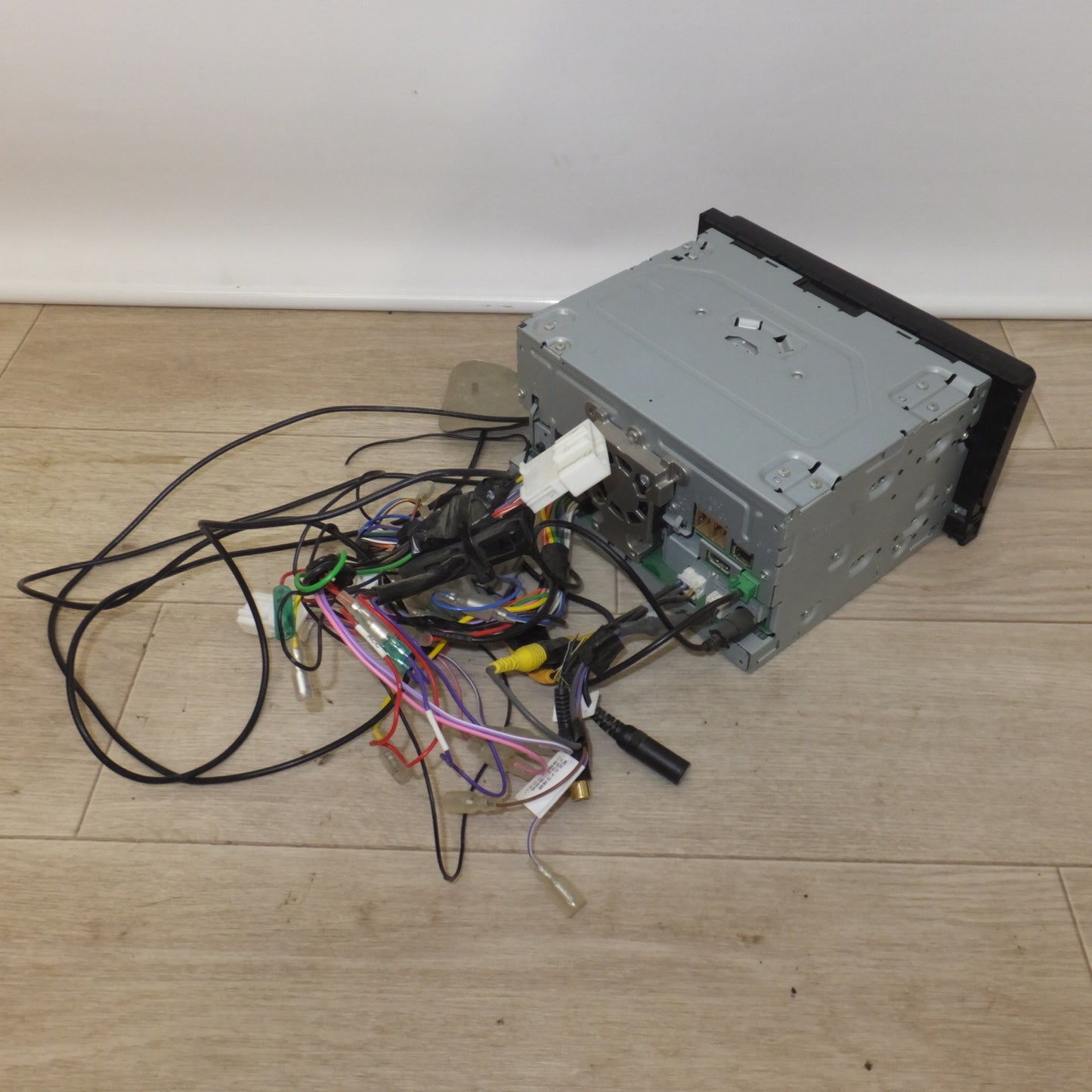 [送料無料] ★カロッツェリア carrozzeria AV一体型メモリーナビゲーション 楽ナビ AVIC-RW720 パイオニア Pioneer[20]★