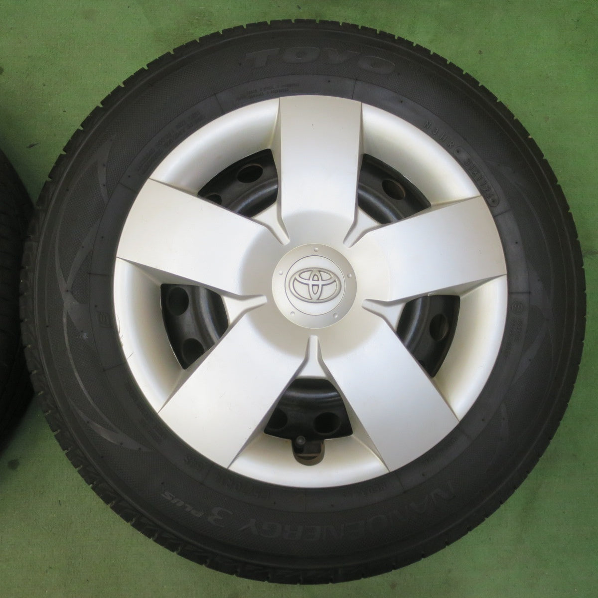 バリ溝！25年！9.5分★トヨタ ポルテ 純正 スチール 175/70R14 トーヨー ナノエナジー3 プラス 14インチ PCD100/4H★6042709イノ