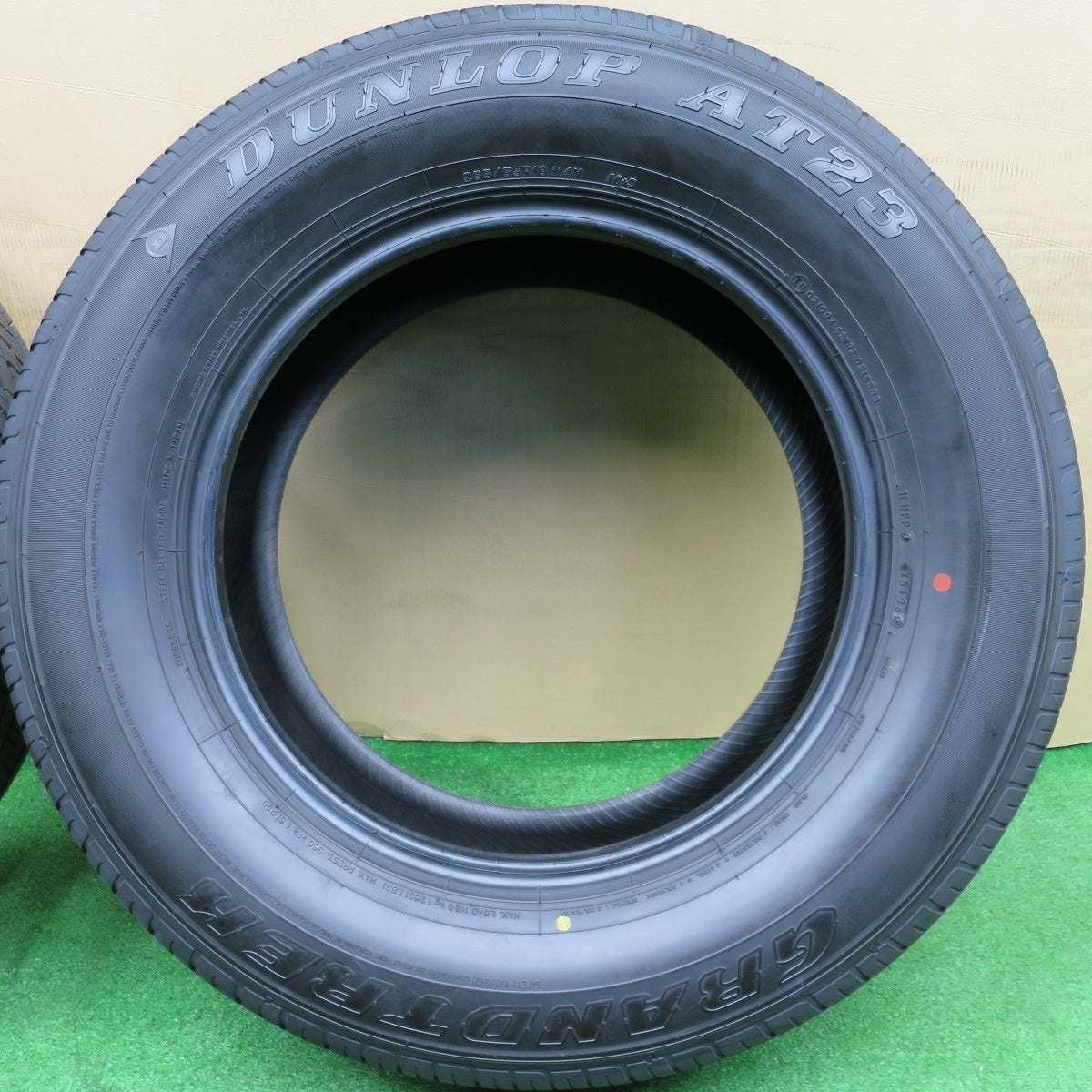 新車外し！24年★265/65R18 ダンロップ グラントレック AT23 タイヤ 18インチ ランクル 250 VX プラド 等★6011002NKノタ