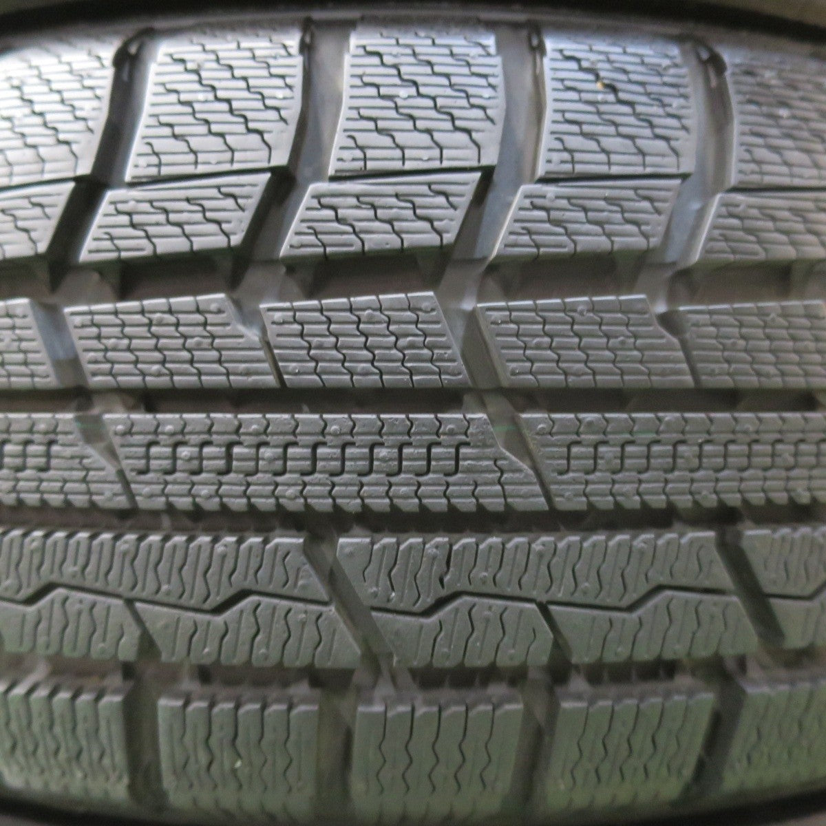 SM091【送料無料】175/65R14 ほぼ新品溝 ♪ スタッドレス WINTERMAXX WM01 17年製 4本 激安 ノート bB キューブ フィット コルト パッソ 等 バリ溝 イボ付きブリヂストン ブリザック VRX 155⁄65R14 2本セット