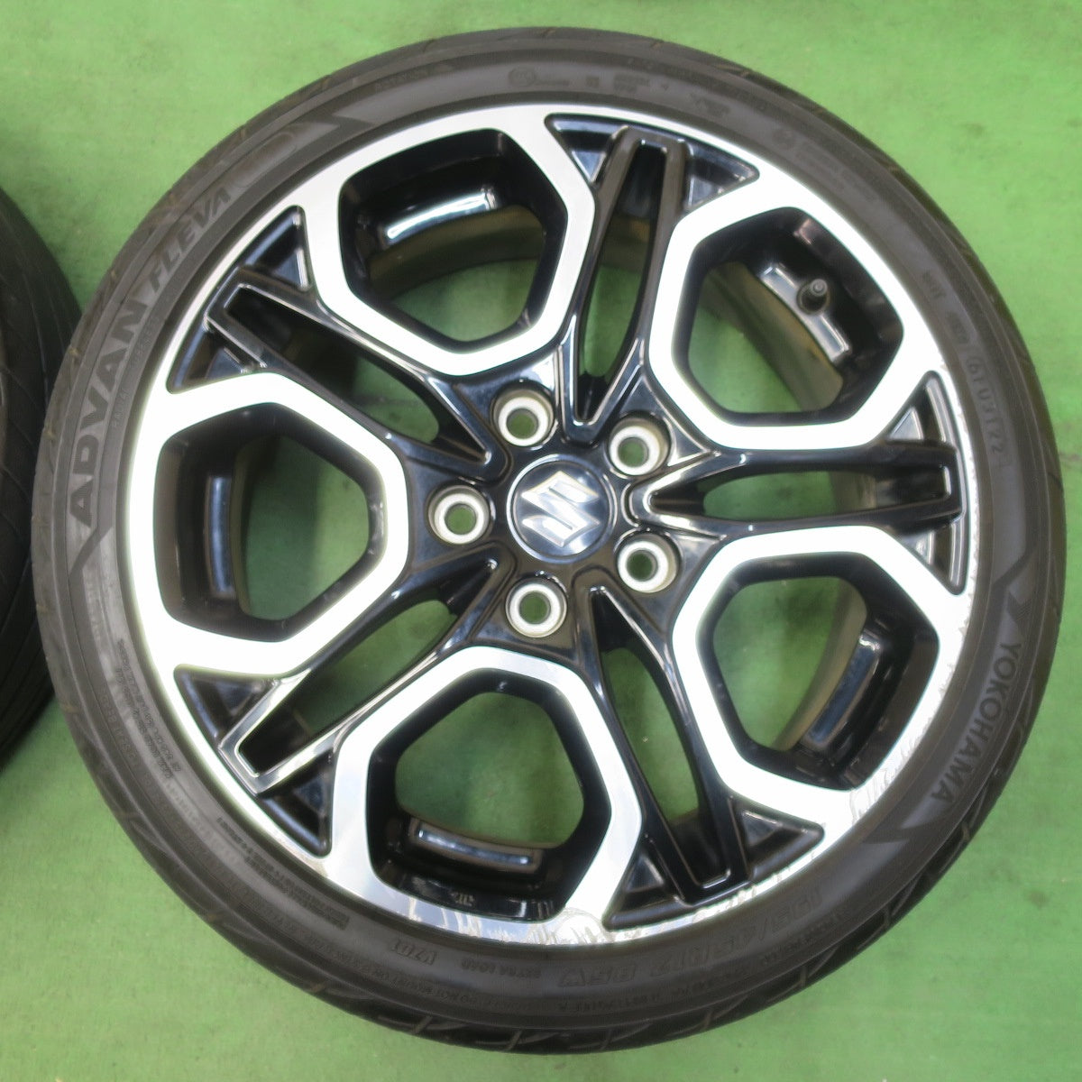 [送料無料] バリ溝！22年！8.5分★スズキ ZC33S スイフト スポーツ 純正 195/45R17 ヨコハマ アドバン FLEVA 17インチ PCD114.3/5H★5031805イノ