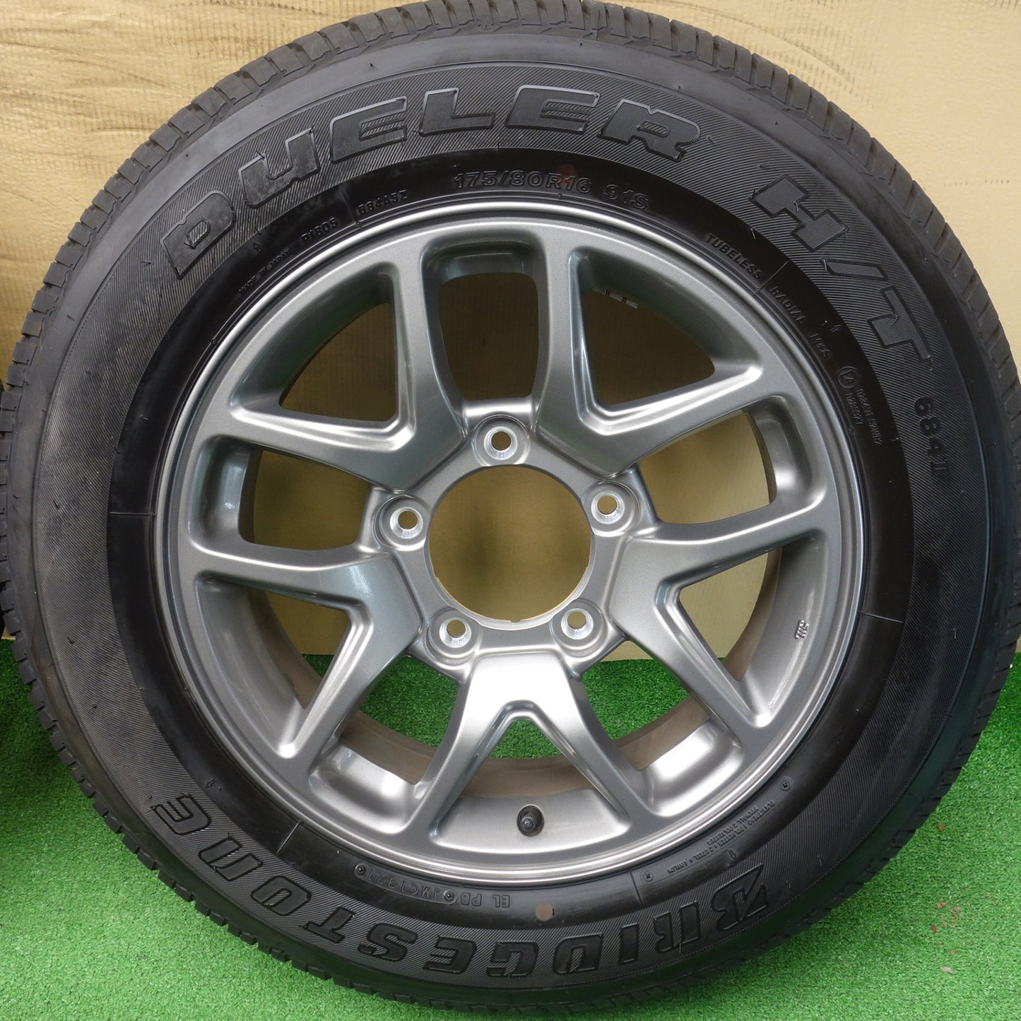 バリ溝！キレイ！9.5分◎スズキ JB64 W ジムニー 純正 175/80R16 ブリヂストン デューラー H/T 684Ⅱ DUELER 16インチ PCD139.7/5H◎6080302KTノ