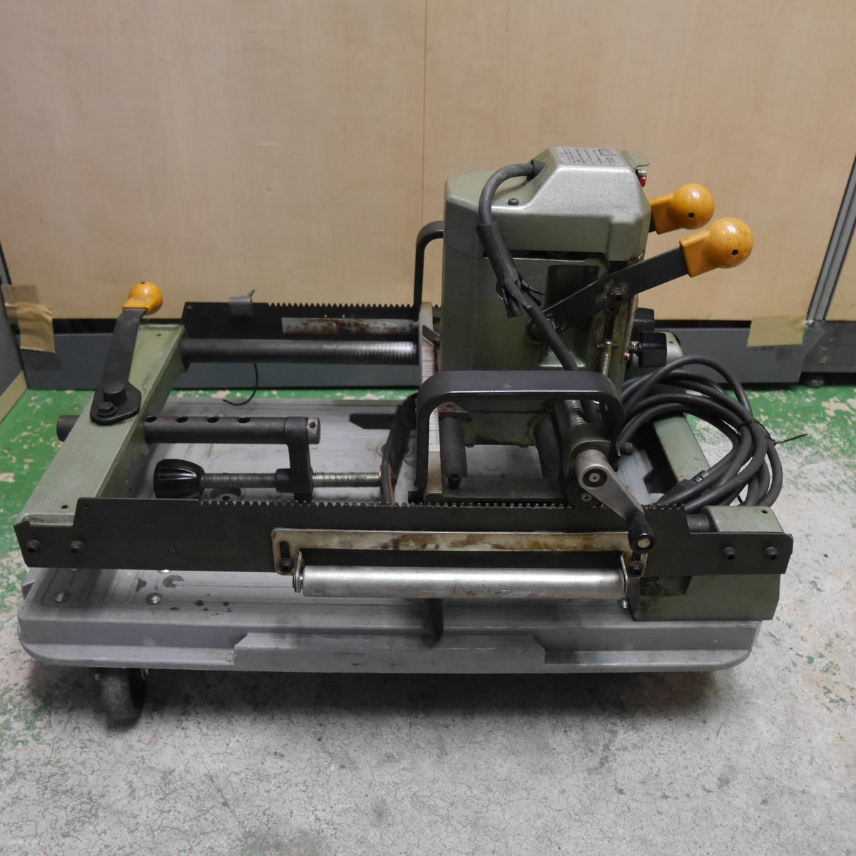 [送料無料] ☆マキタ 大入レ ルーター 2516 電動 工具 大入れ 木材 加工 木工 機械 makita 100V☆