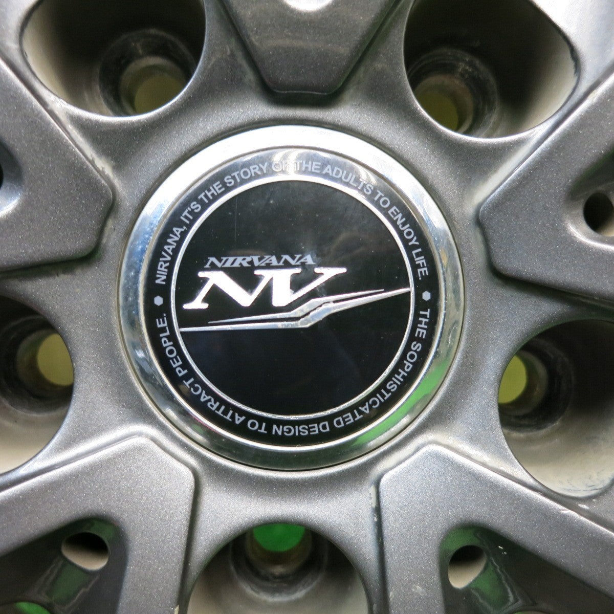 ほぼ未使用！24年★スタッドレス 205/60R16 ブリヂストン ブリザック VRX3 NIRVANA NV ニルバーナ ニルヴァーナ 16インチ PCD114.3/5H★5110903HAス