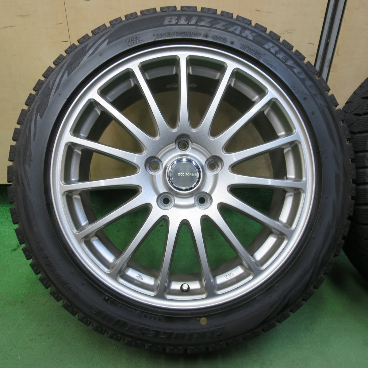 バリ溝！キレイ！9分★スタッドレス 215/50R17 ブリヂストン ブリザック REVO GZ ECO FORME エコフォルム 17インチ PCD114.3/5H★5082305イス