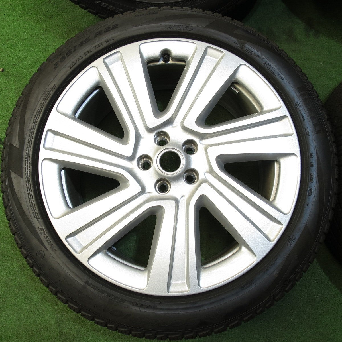 *送料無料* 新車外し！23年★ランドローバー レンジローバー HSE 純正 285/45R22 ピレリ スコーピオン ゼロ PCD120/5H★4031802クノ