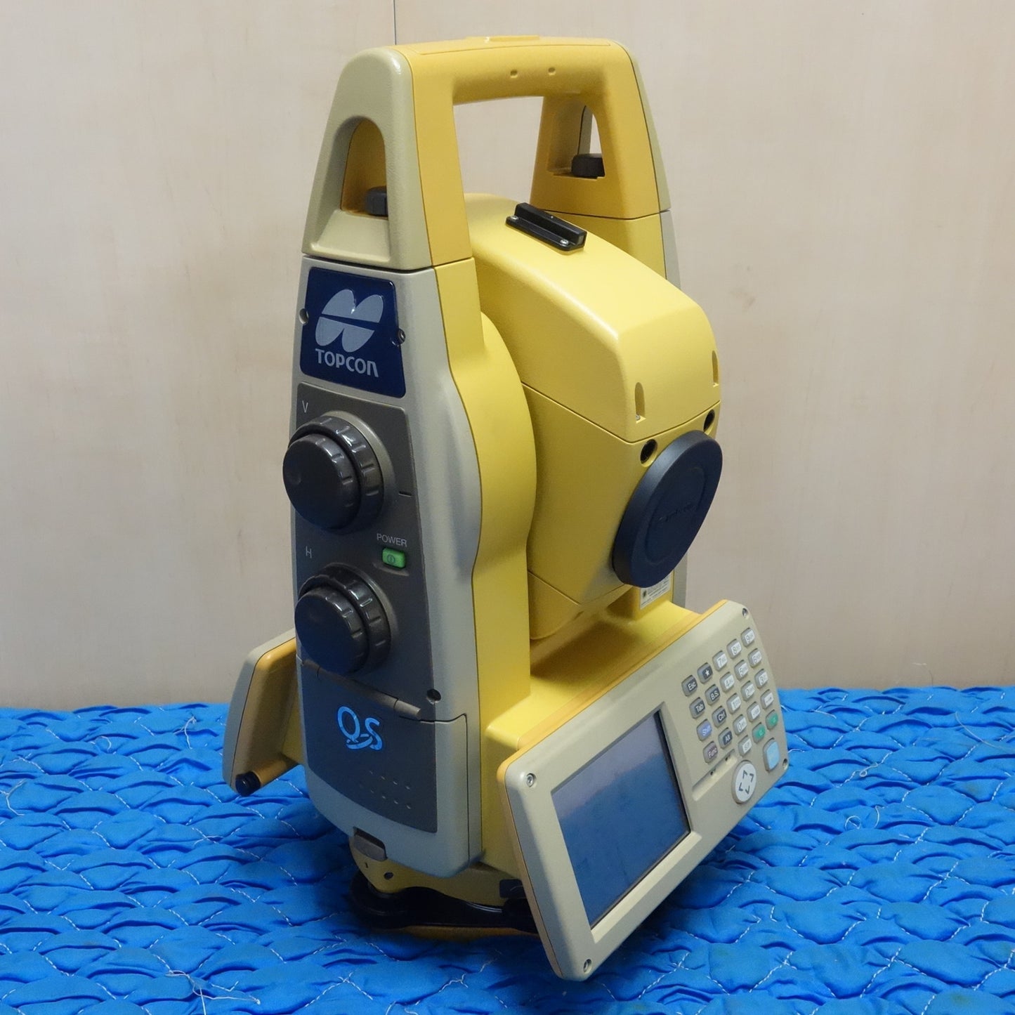 [送料無料] ☆トプコン 自動視準 トータル ステーション 測量器 QSシリーズ QS5AC ACアダプタ 充電器 バッテリー ケース付き TOPCON 現状品☆
