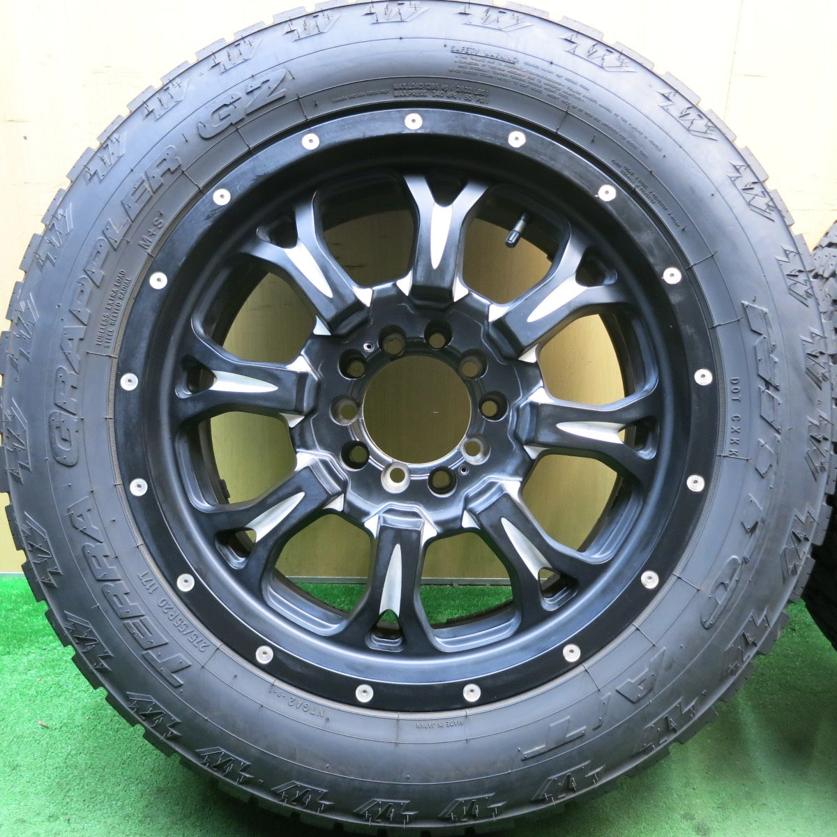 バリ溝！22年！キレイ！8.5分★275/55R20 ニットー A/T TERRA GRAPPLER G2 FUEL フューエル 20インチ PCD139.7 150/5H マルチ★5091401HAノ