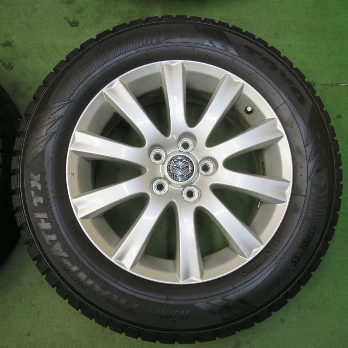 バリ溝！キレイ！9分★マツダ MPV 純正 225/65R17 スタッドレス トーヨー ウインター トランパス TX 17インチ PCD114.3/5H★6030501イス