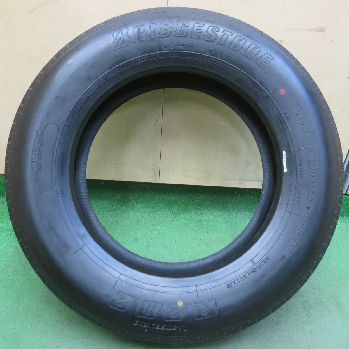 新車外し！26年！1本★トラック タイヤ 215/70R17.5 118/116N ブリヂストン R202 17.5インチ★6070208イノタ