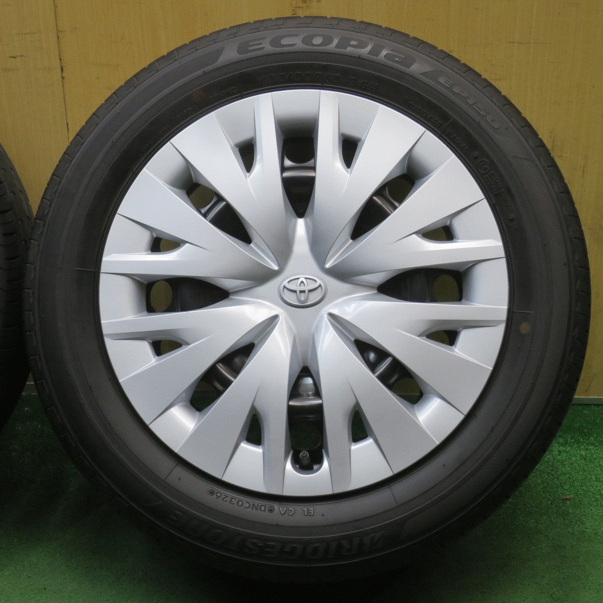 バリ溝！26年！キレイ！9分◎トヨタ ヤリス 純正 スチール 185/60R15 ブリヂストン エコピア EP150 15インチ PCD100/4H◎6063005NJノ