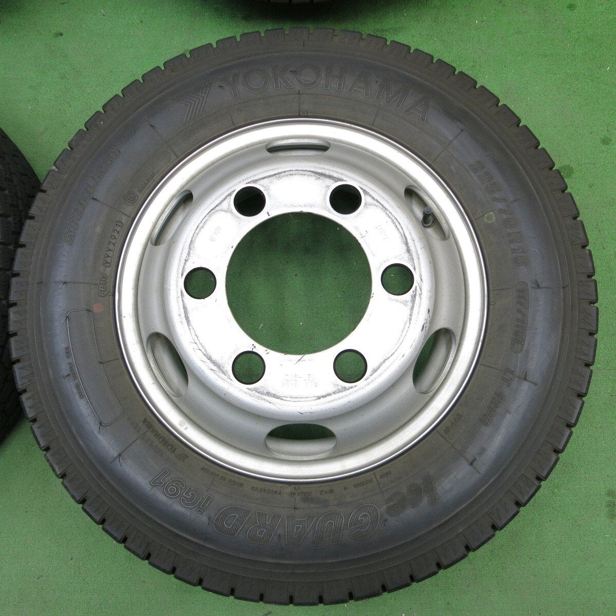 バリ溝！21年！8.5分★トラック タイヤ 225/70R16 117/115L スタッドレス ヨコハマ アイスガード iG91 TOPY スチール 127-9TC PCD222.25/6H★5021904ナス