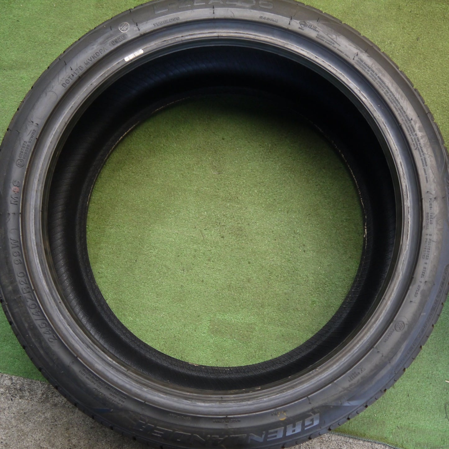 ほぼ未使用！26年★245/40R20 グリンランダー L-ZEAL56 タイヤ 20インチ ベンツ W214 Eクラス W222 C217 Sクラス BMW 5シリーズ 等★6061709Hノタ
