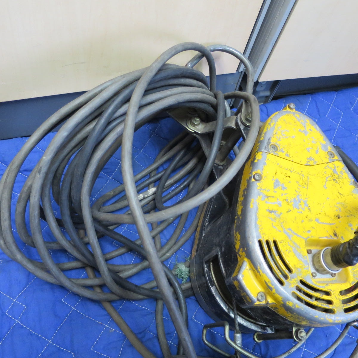 [送料無料] ☆RYOBI リョービ 電動 小型ウインチ WI-61A 100V 耐荷重60kg 揚程20m リモコン付き 電動 工具 DIY☆