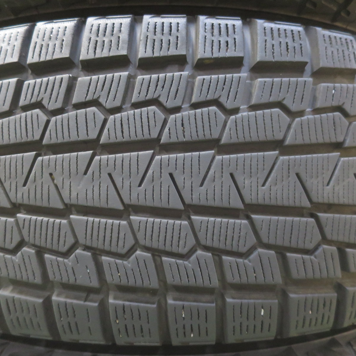 バリ溝！23年！キレイ！8.5分◎LEHRMEISTER PREMIX MER-X 235/50R20 スタッドレス ヨコハマ アイスガード G075 レアマイスター プレミックス 20インチ PCD114.3/5H◎6092801IMス