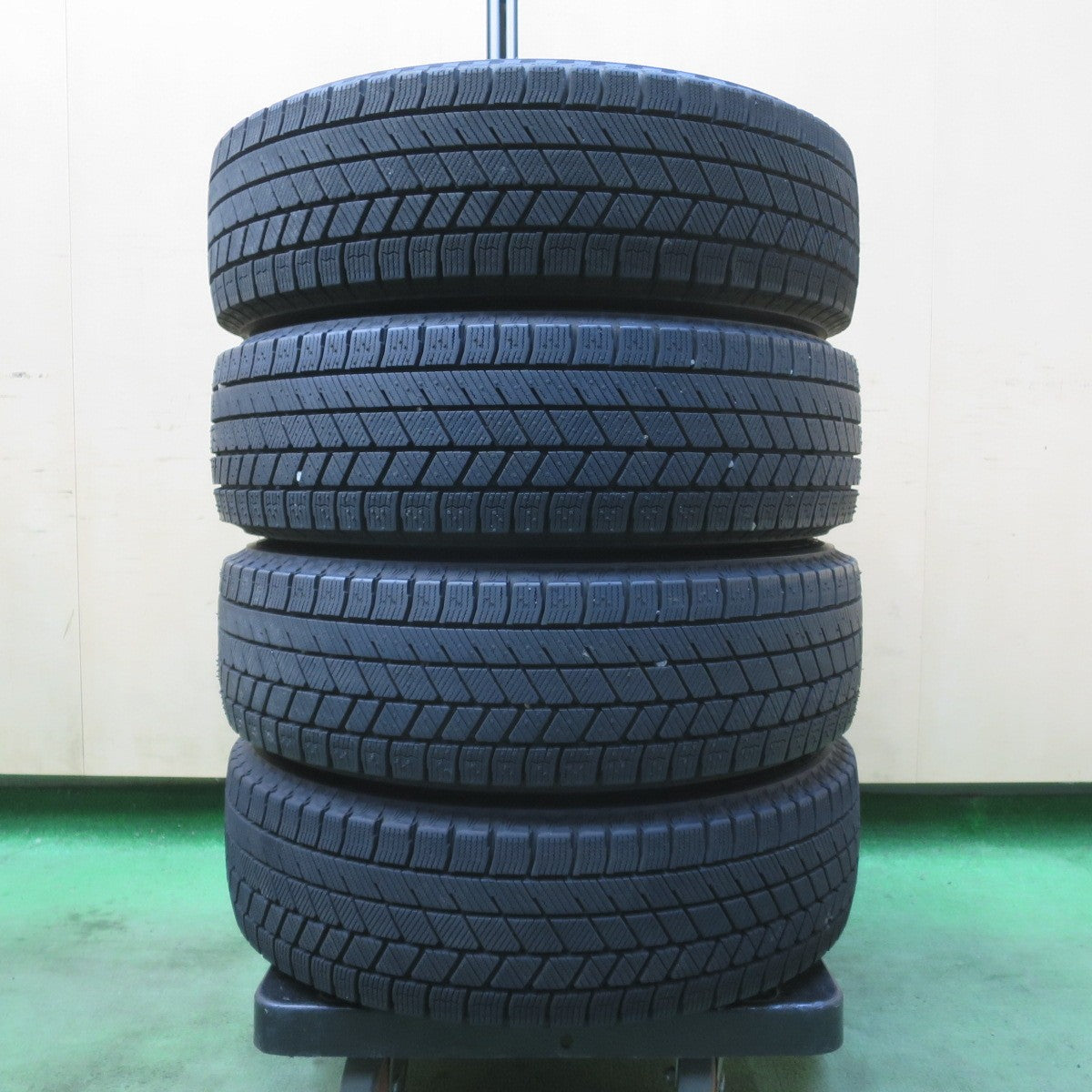バリ溝！22年！キレイ！ほぼ10分★トヨタ タンク ルーミー 純正 165/65R14 スタッドレス ブリヂストン ブリザック VRX3 14インチ PCD100/4H★6012806イス