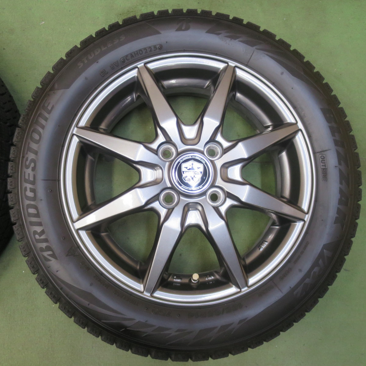 バリ溝！25年！キレイ！9.5分★スタッドレス 155/65R14 ブリヂストン ブリザック VRX2 ESTROSA EST-8S エステローザ 14インチ PCD100/4H★6053011イス