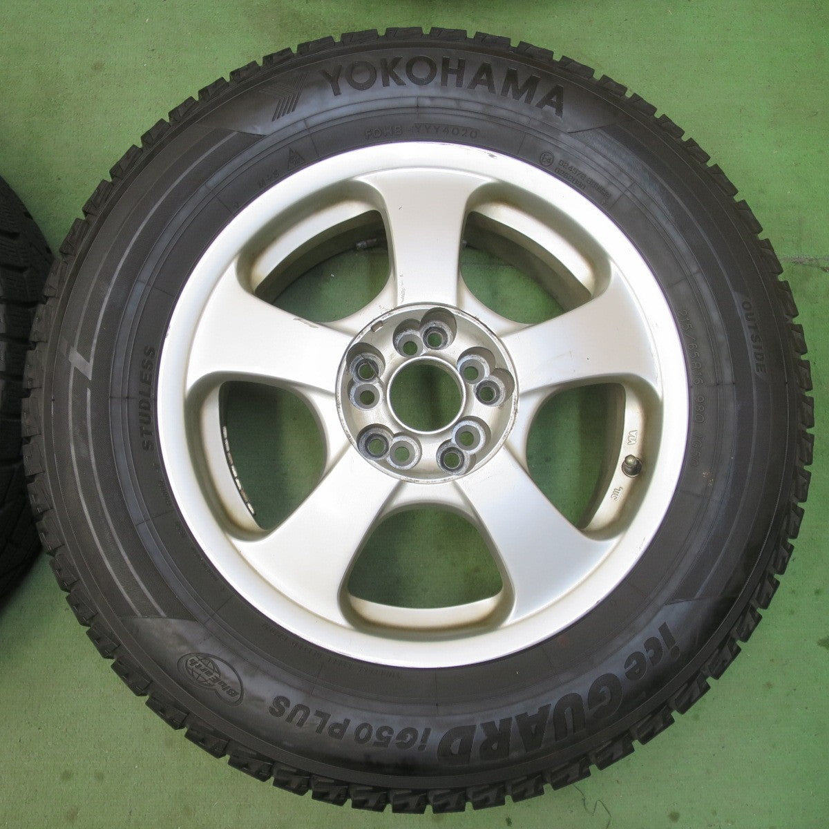 バリ溝！9分★スタッドレス 215/65R16 ヨコハマ アイスガード iG50 プラス giro ギロ 16インチ PCD100 114.3/5H マルチ★6022303イス