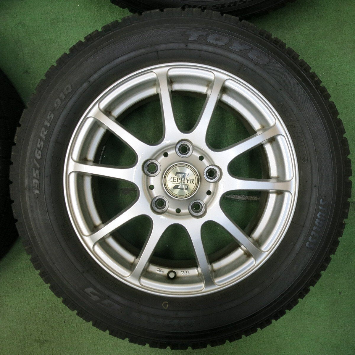 バリ溝！9.5分★スタッドレス 195/65R15 トーヨー ガリット G5 ZEPHYR ゼファー 15インチ PCD114.3/5H★4120604SYス
