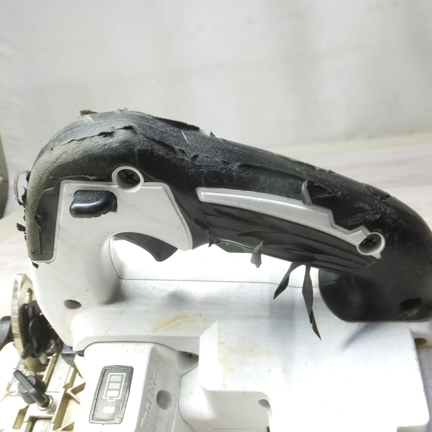 [送料無料] ◆makita マキタ 125mm 充電式マルノコ HS471D 18V 切断機 丸のこ 本体のみ◆
