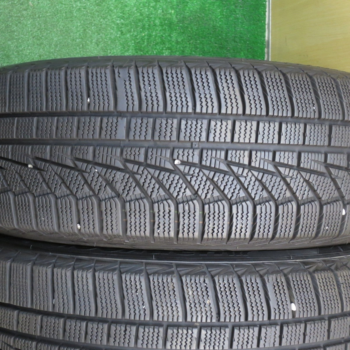 バリ溝！キレイ！9.5分★スタッドレス 195/65R15 ハンコック ウインター アイセプト IZ2A GMach 15インチ PCD114.3/5H★2121312クス