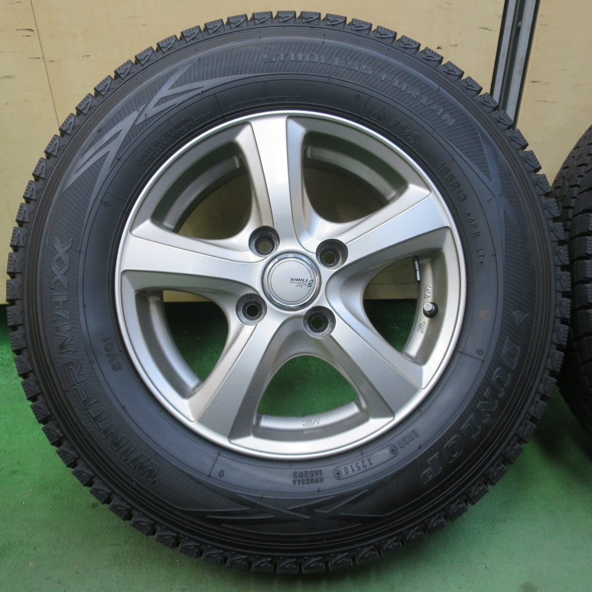 バリ溝！ほぼ10分★スタッドレス 165R13 6PR ダンロップ ウインターマックス SV01 SIBILLA NEXT SF-5 シビラ 13インチ PCD100/4H★6011906イス
