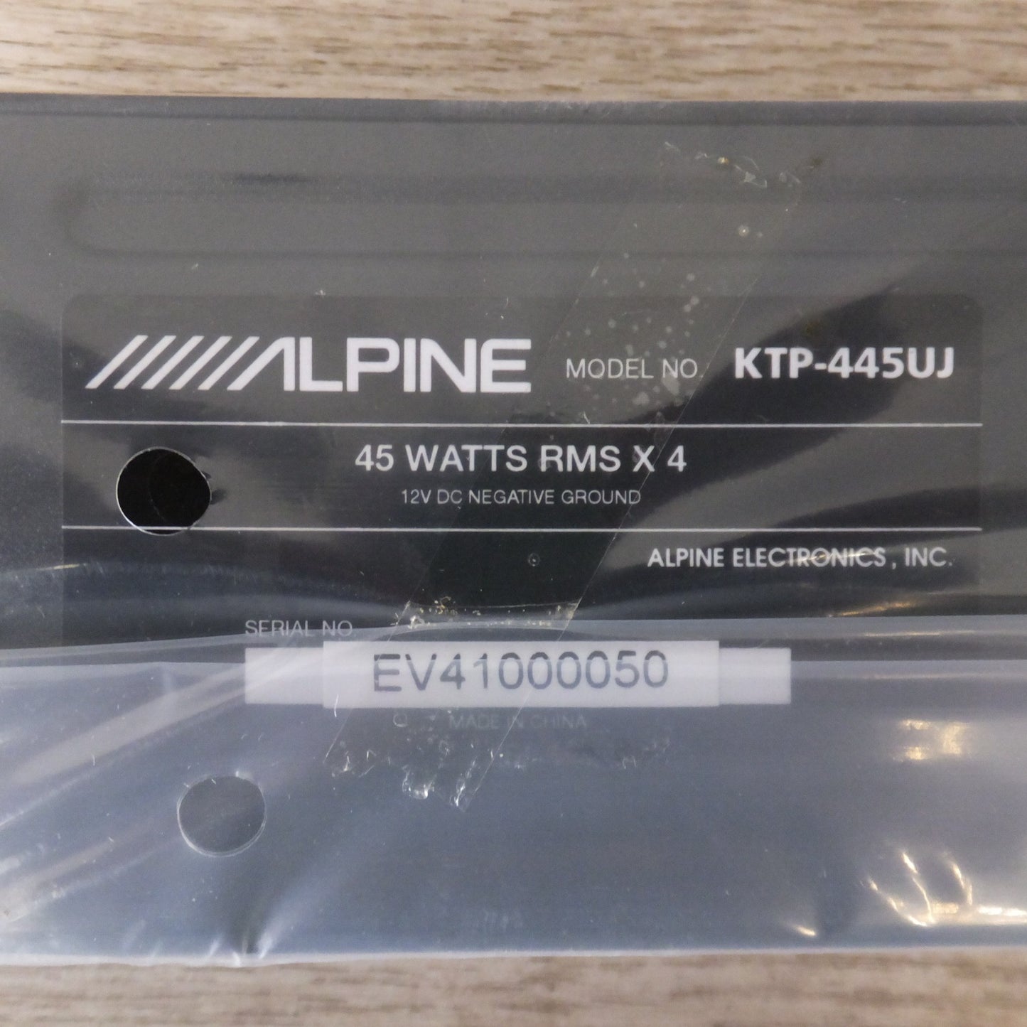 [送料無料] 未使用★アルパイン ALPINE 4チャンネル パワーアンプ LTP-445UJ　最大 80W×4(4Ω) 定格 45W×4(4Ω) SN比 82dBA★