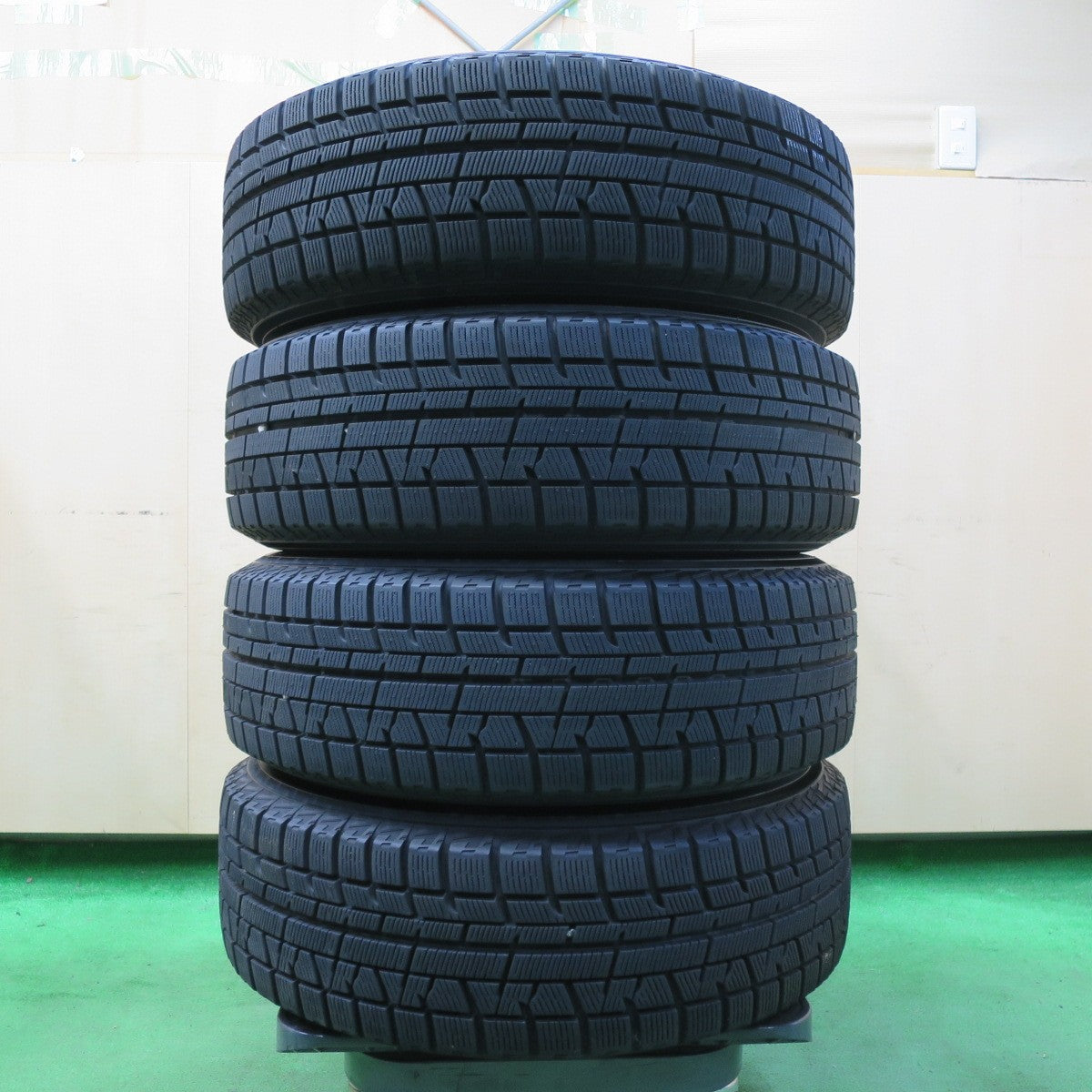 *送料無料* バリ溝！20年！キレイ！ほぼ10分★プリウス等 195/65R15 スタッドレス ヨコハマ アイスガード iG50 プラス SCHNEIDER シュナイダー PCD100/5H★4071801イス