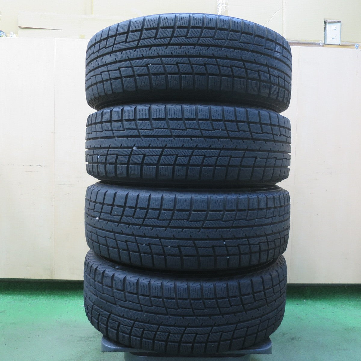 バリ溝！25年！キレイ！9.5分◎スタッドレス 205/60R16 ヨコハマ アイスガード iG52C MANARAY SPORT マナレイ スポーツ 16インチ PCD114.3/5H◎6102014イス