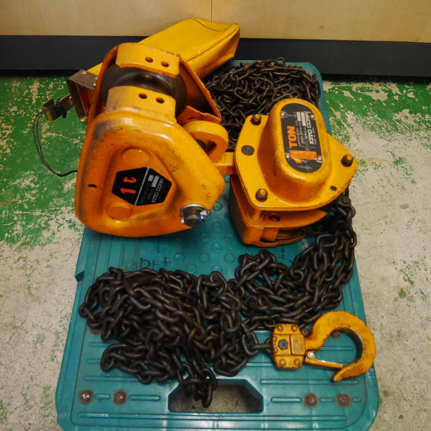 [送料無料] ☆KITO キトー 1ton チェーンブロック M3形 トロリ TS2-367 工具 道具 1トン 1000kg 荷揚 吊り上げ 運搬 チェンブロ☆