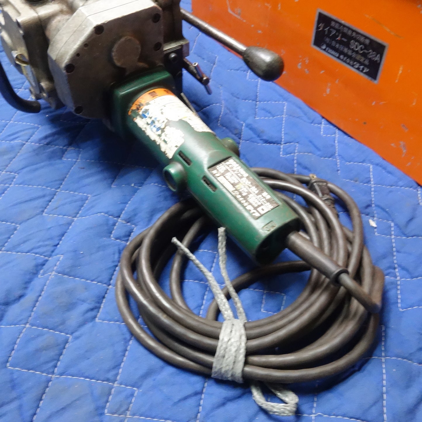 [送料無料] 付属品付き☆ダイア 鉄筋 直角 切断機 ダイアソー 100V SDC-38A 適用 D19-D38 ケース付き 電動 工具☆