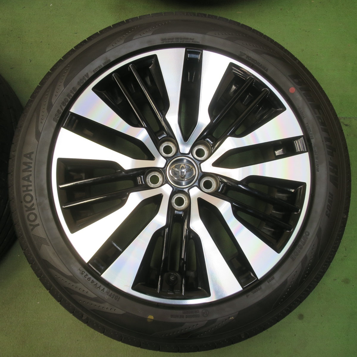ほぼ未使用！26年★トヨタ 30系 アルファード SCパッケージ 純正 235/50R18 ヨコハマ BluEarth-RV RV03 18インチ PCD114.3/5H★6042106イノ