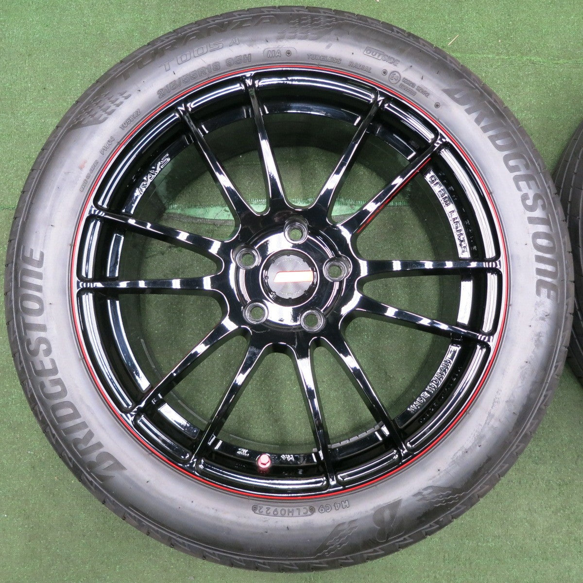 *送料無料* バリ溝！22年！キレイ！8.5分★RAYS gram LIGHTS 57XTREME REVLIMIT EDITION 215/55R18 ブリヂストン トランザ T005A レイズ PCD114.3/5H★4061801NJノ