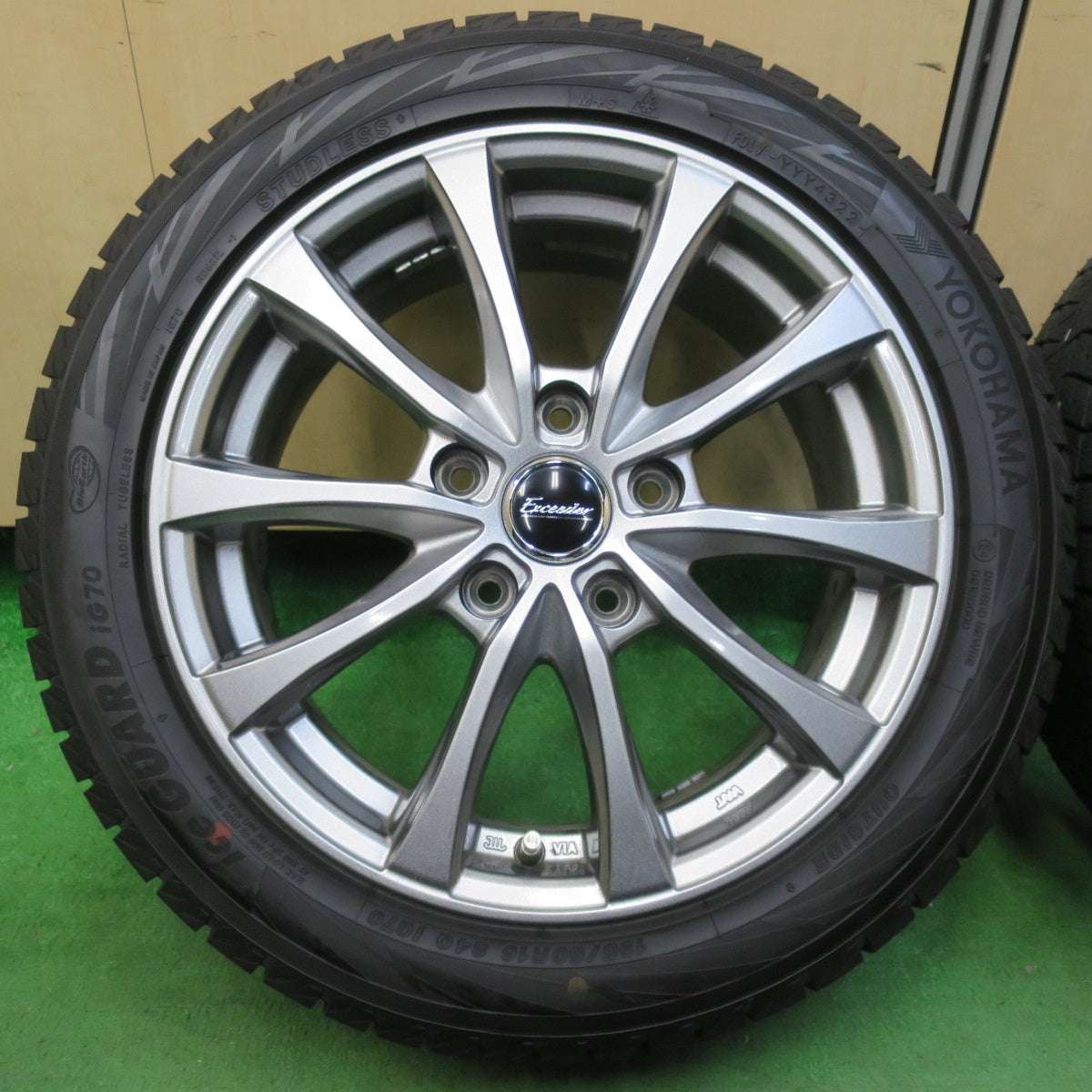[送料無料] タイヤほぼ未使用！22年！キレイ★スタッドレス 195/50R16 ヨコハマ アイスガード iG70 Exceeder エクシーダー 16インチ PCD114.3/5H★4093014イス