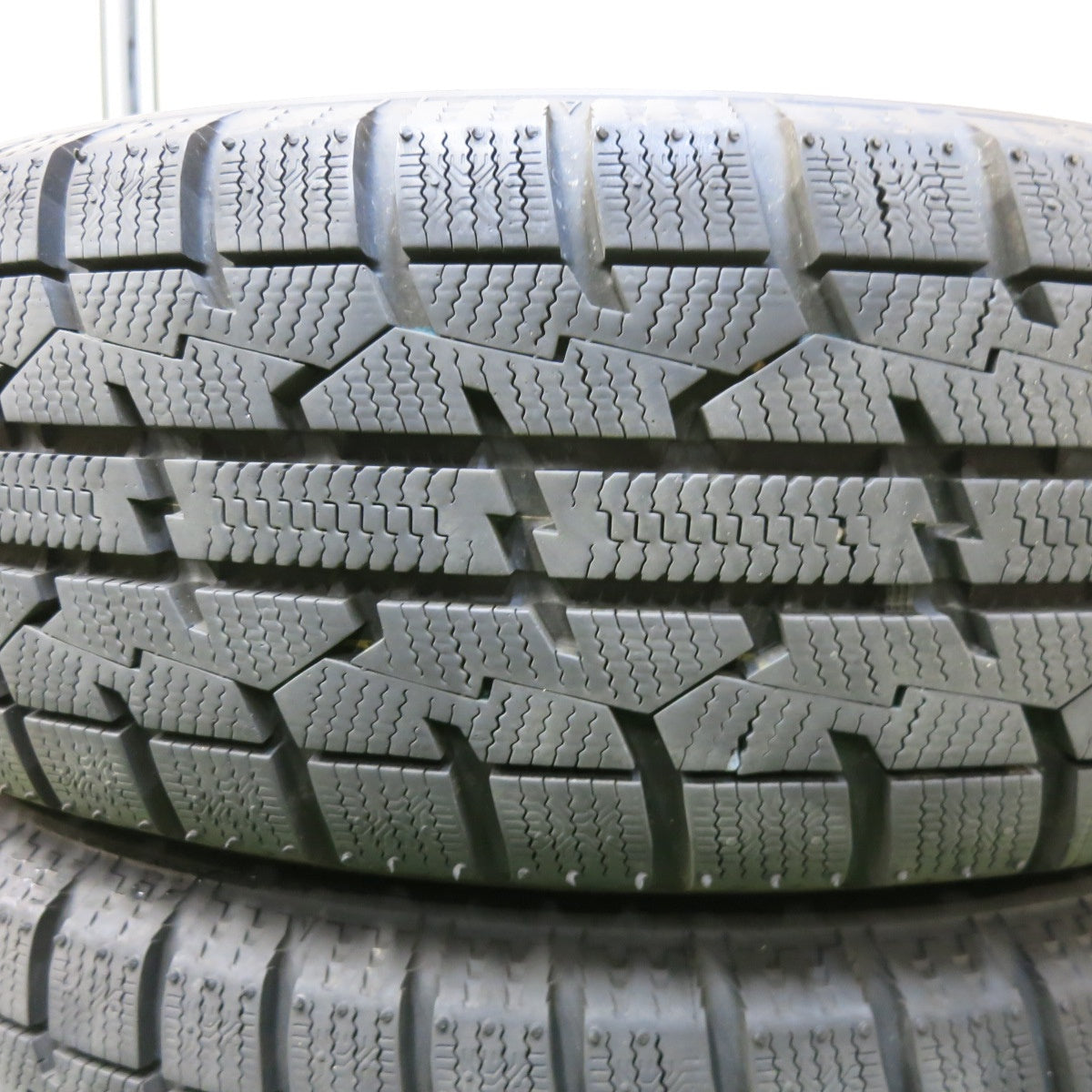 バリ溝！22年！キレイ！9.5分以上★スタッドレス 165/65R15 トーヨー オブザーブ ガリット GIZ DILETTO ディレット 15インチ ソリオ タフト 等 PCD100/4H★5070419SYス