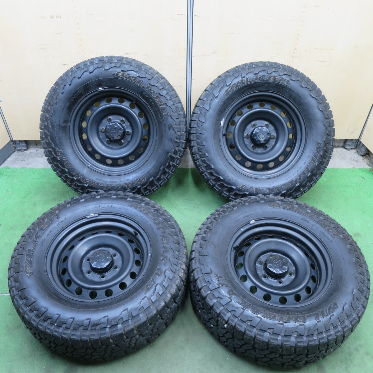 バリ溝！キレイ！9.5分★トヨタ 純正 スチール FJクルーザー プラド 等 265/70R17 121/118R ファルケン WILDPEAK A/T AT3W 17インチ PCD139.7/6H★6013104ナノ