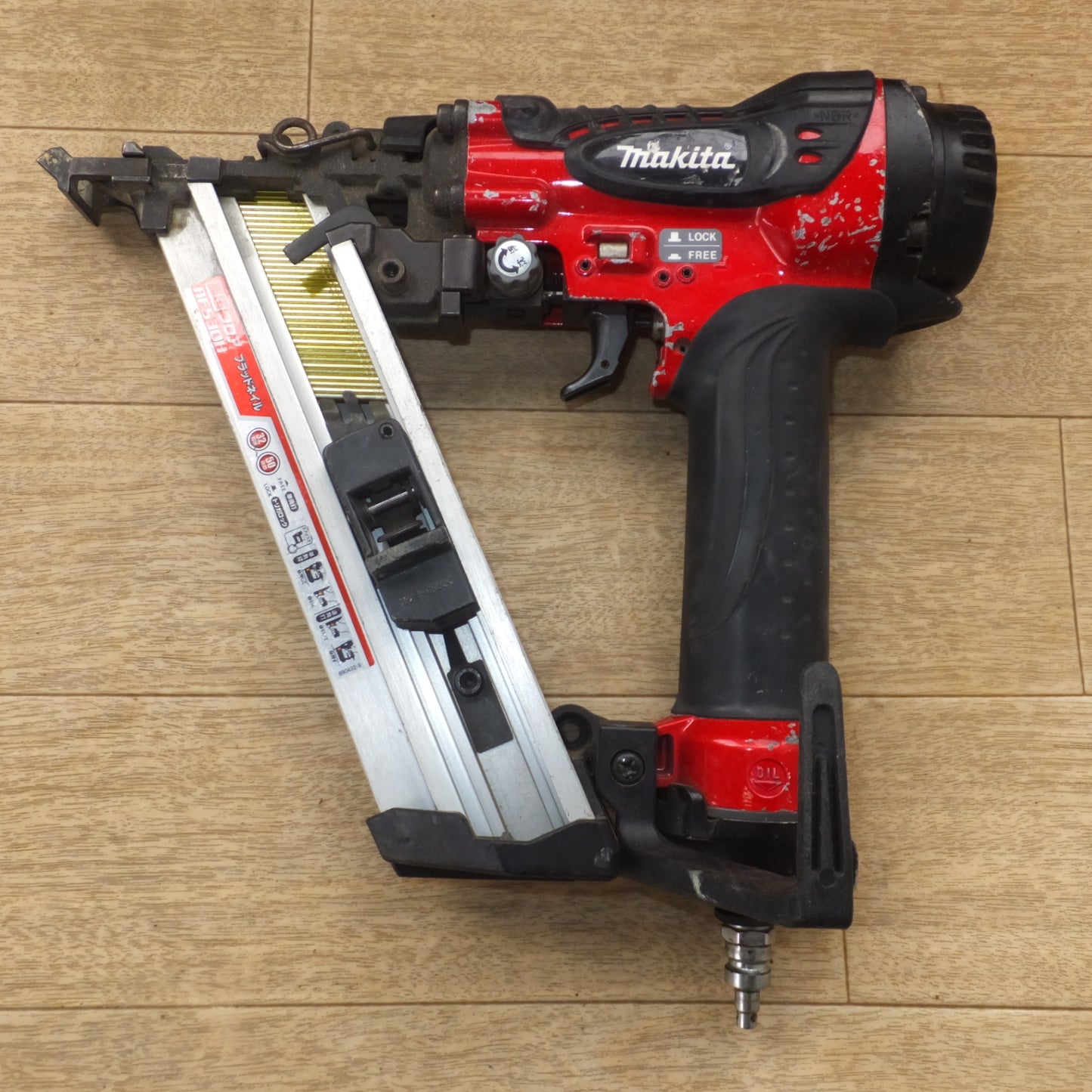 [送料無料] ★マキタ makita フロア用高圧ブラッド釘打 AF530H エアダスタ付　32～50mm★