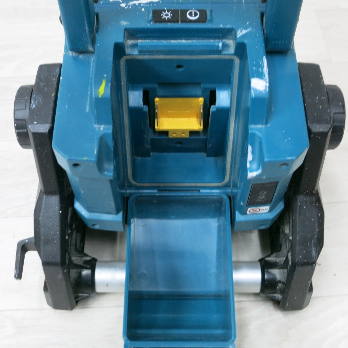 [送料無料] ◆makita マキタ 充電式スタンドライト ML811 14.4V/18V 防塵 防水 ワークライト 本体のみ◆