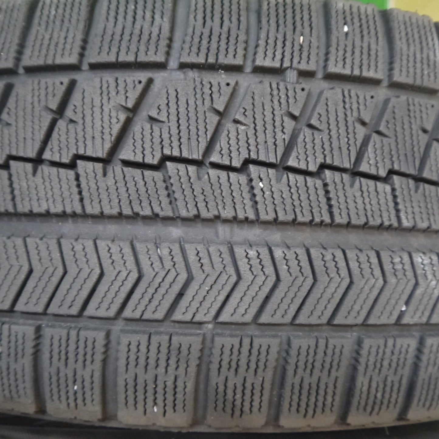 4本価格★スタッドレス 225/45R18 ブリヂストン ブリザック VRX Schneider シュナイダー 18インチ PCD114.3/5H★5121501Hス