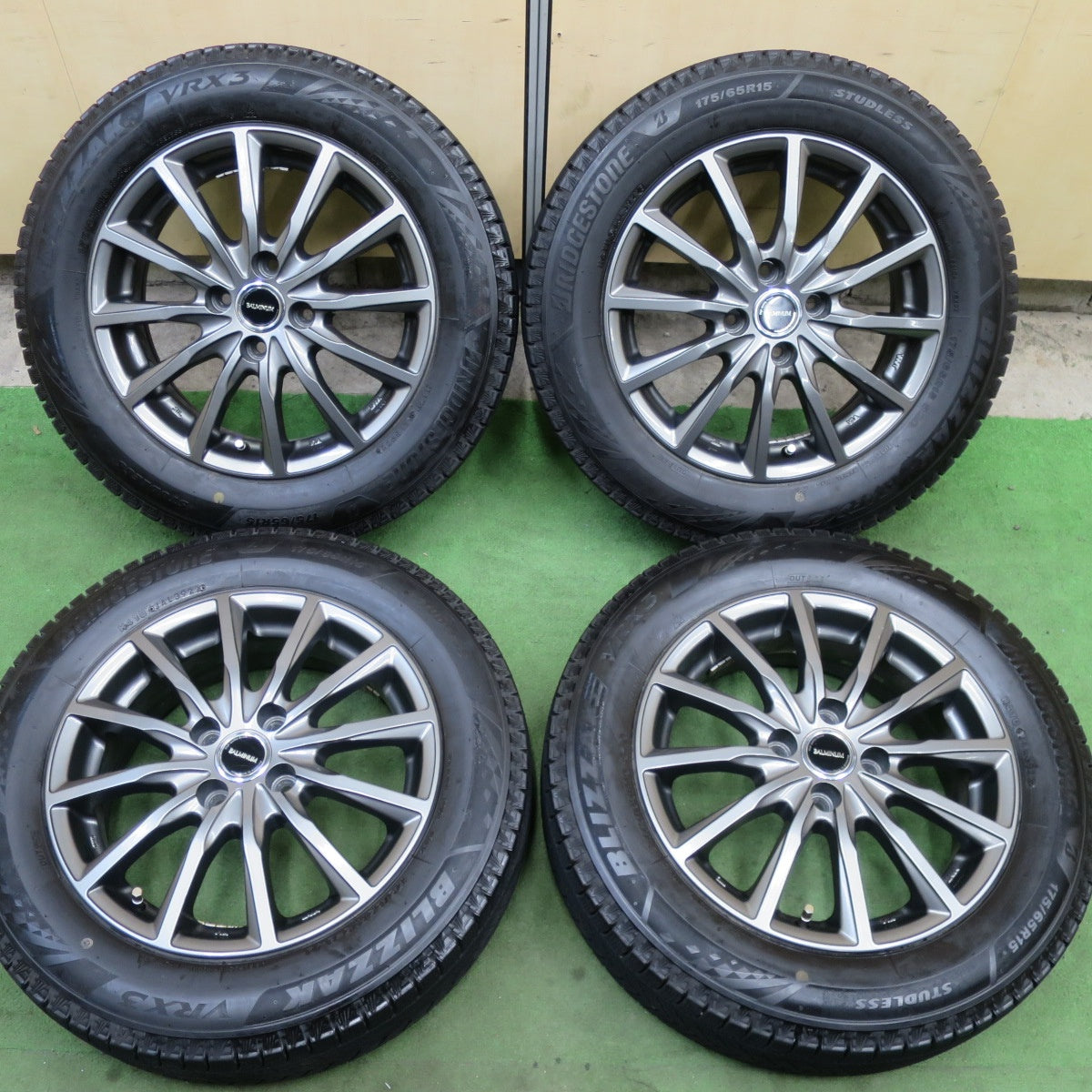 バリ溝！22年！キレイ！8.5分★スタッドレス 175/65R15 ブリヂストン ブリザック VRX3 BALMINUM AR12 バルミナ 15インチ PCD100/4H★6021102TTス