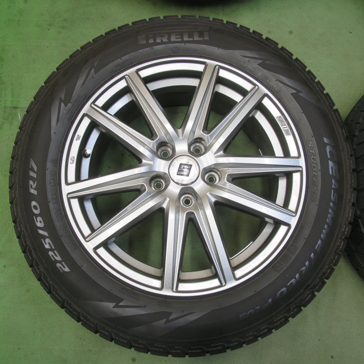 バリ溝！キレイ！8.5分★スタッドレス 225/60R17 ピレリ アイスアシンメトリコ プラス SEIN ザイン 17インチ PCD114.3/5H★6050518イス