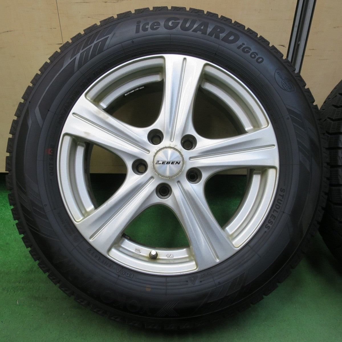 バリ溝！22年！9.5分★スタッドレス 205/65R16 ヨコハマ アイスガード iG60 LEBEN レーベン 16インチ PCD114.3/5H★5032010イス