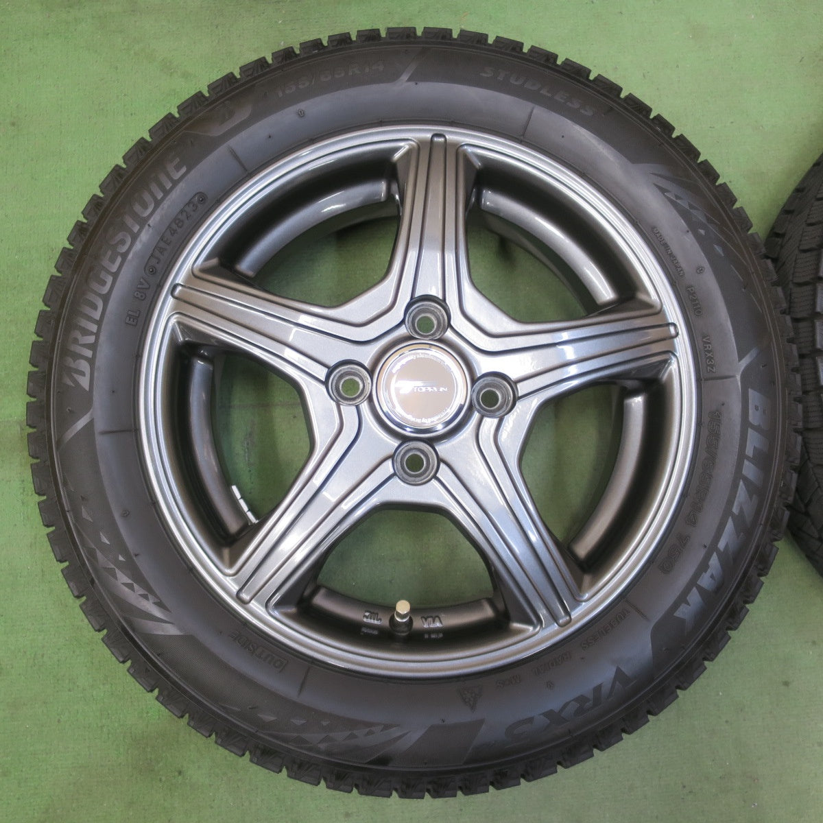 バリ溝！23年！キレイ！8.5分★スタッドレス 155/65R14 ブリヂストン ブリザック VRX3 TOPRUN トップラン 14インチ PCD100/4H★6050804イス