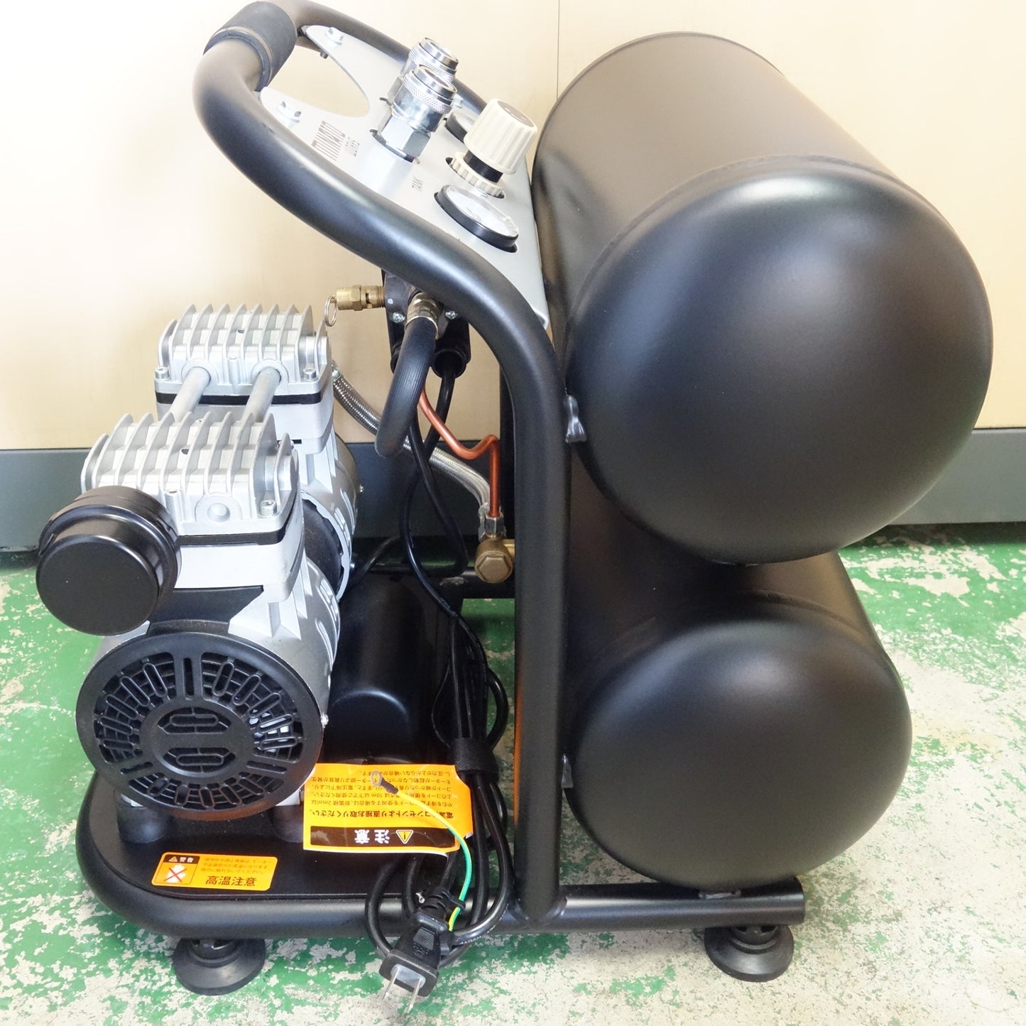 [送料無料] ほぼ未使用☆ミナト 常圧 エアー コンプレッサー 屋内用 100V CP-20Si タンク容量 20L 静音 オイルレス型 MINATOWORKS☆