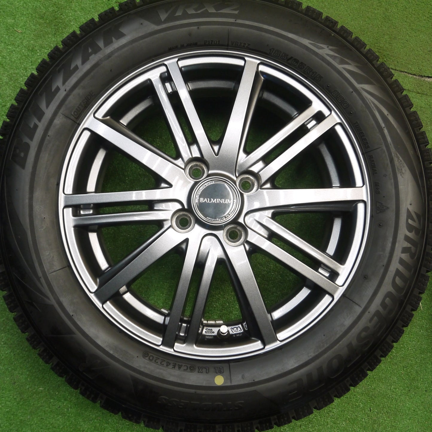 [送料無料] キレイ★スタッドレス 185/65R15 ブリヂストン ブリザック VRX2 BALMINUM バルミナ 15インチ PCD100/4H★5011004Hス