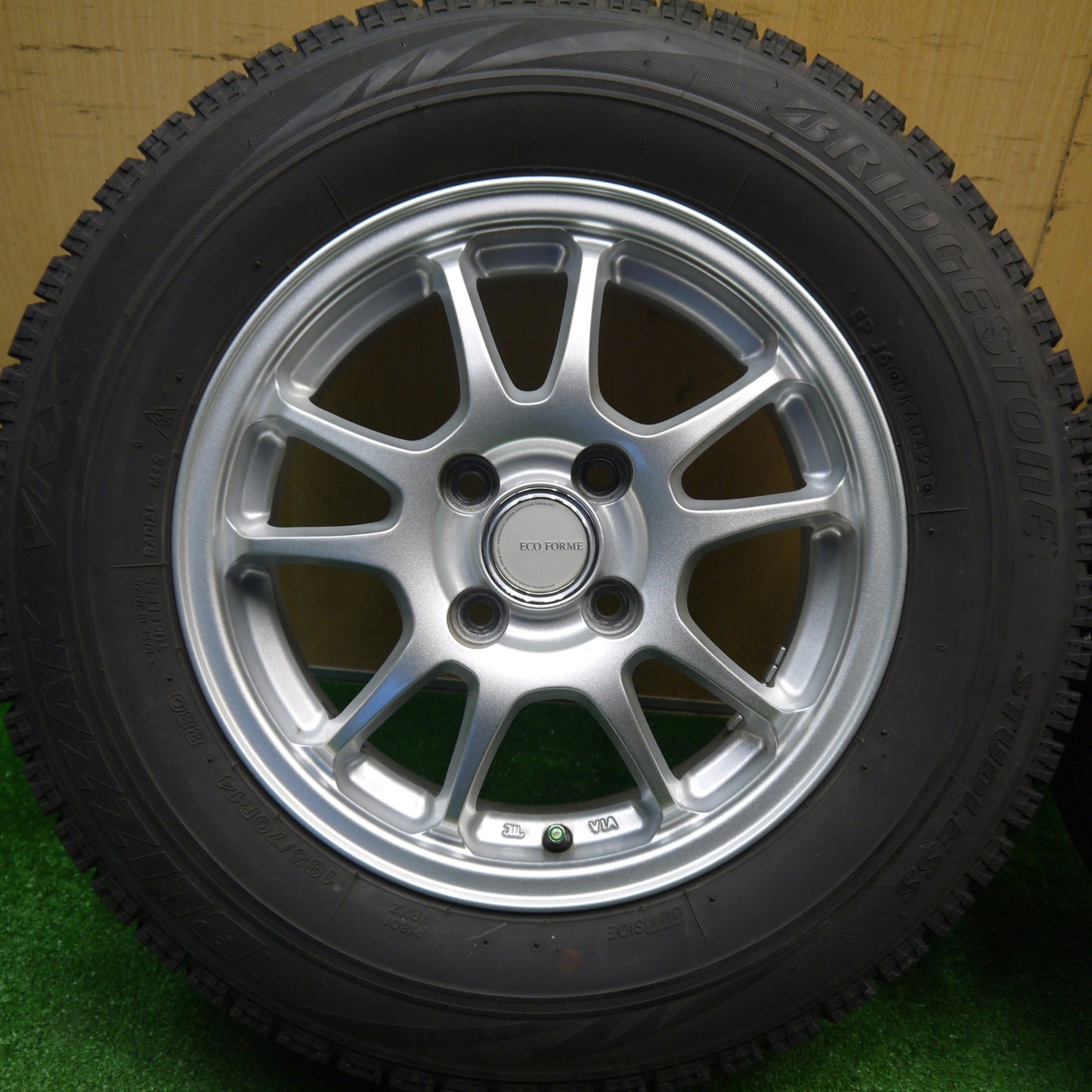 バリ溝！21年！キレイ！9分★スタッドレス 185/70R14 ブリヂストン ブリザック VRX ECO FORME SE-10 エコフォルム 14インチ PCD100/4H★5111202Hス