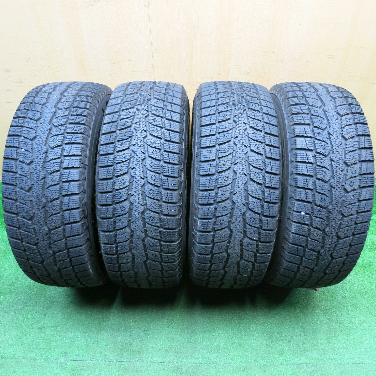 バリ溝！23年！キレイ！9.5分★KEELER 265/65R17 スタッドレス トーヨー オブザーブ GSi-6 LS キーラー 17インチ PCD139.7/6H★5110816HAス