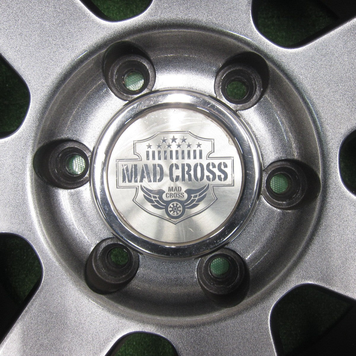 [送料無料] バリ溝！キレイ！9.5分★スタッドレス MAD CROSS 265/60R18 ダンロップ ウインターマックス SJ8 マッドクロス 18インチ PCD139.7/6H★4111807TNス
