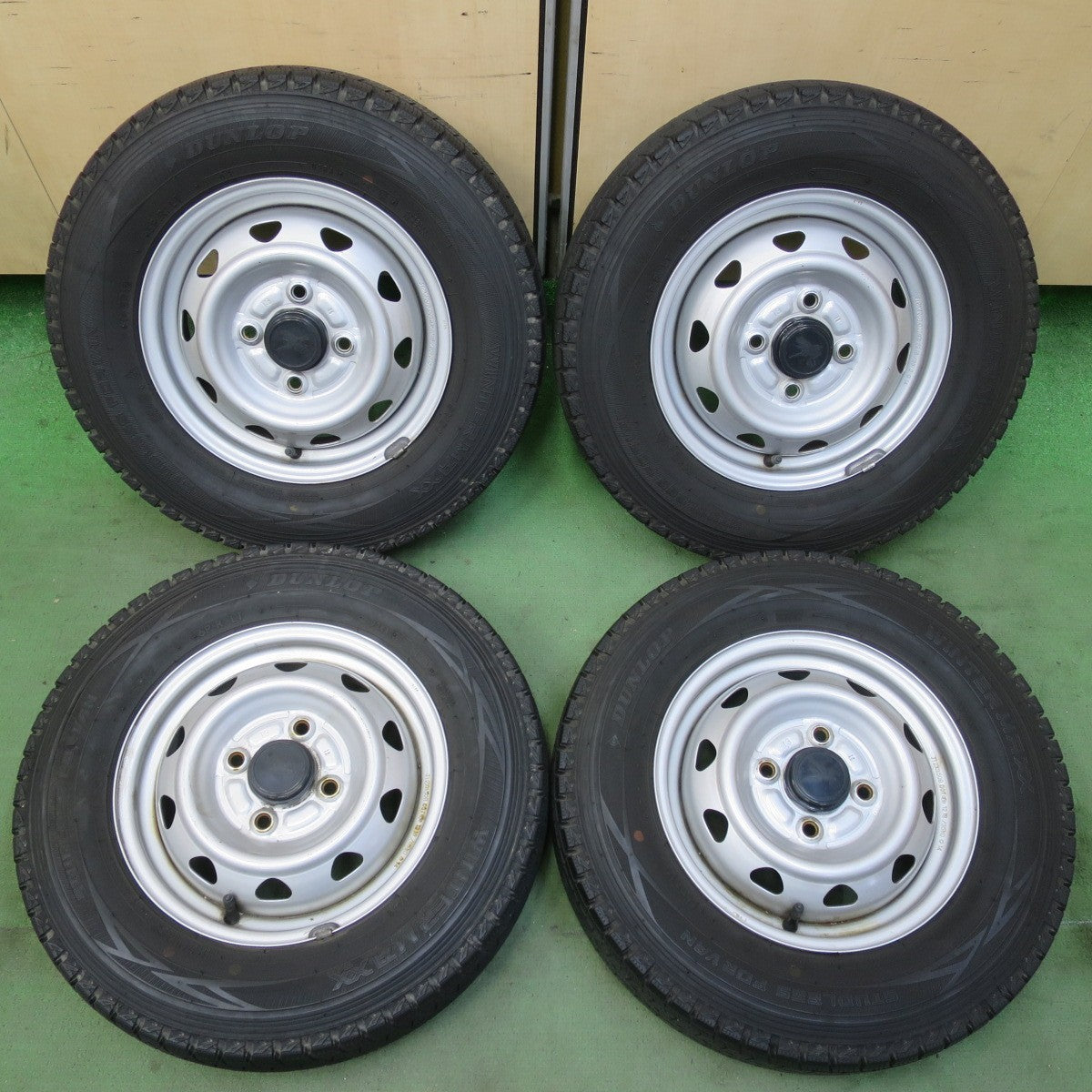 4本価格★スタッドレス 145R12 6PR ダンロップ ウインターマックス SV01 スチール ホイール 12インチ PCD100/4H★6041804イス